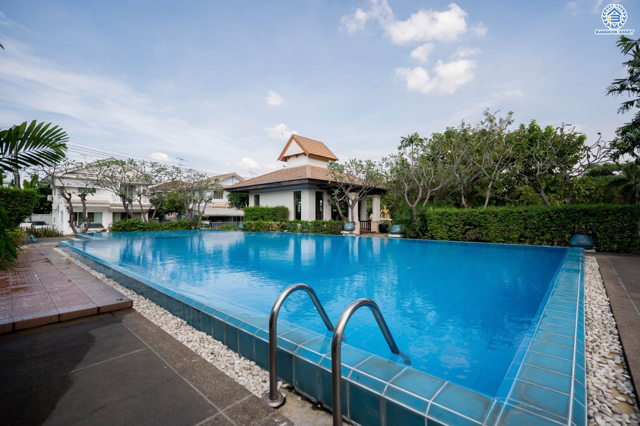 บ้านมือสองตกแต่งใหม่ โครงการ พฤกษ์ลดา พุทธสาคร แบรนด์ LH รองรับทุกความสุข เนื้อที่ 53.1 ตร.ว. ฟังก์ชัน 3 ห้องนอน 2 ห้องน้ำ จอดรถได้ 2 คัน บนทำเลใกล้ The Mall บางแค และเชื่อมต่อถนนเพชรเกษม, ถนนพุทธมณฑลสาย4 ใกล้โครงการรถไฟฟ้าสายสีน้ำเงิน "สถานีหลักสอง"